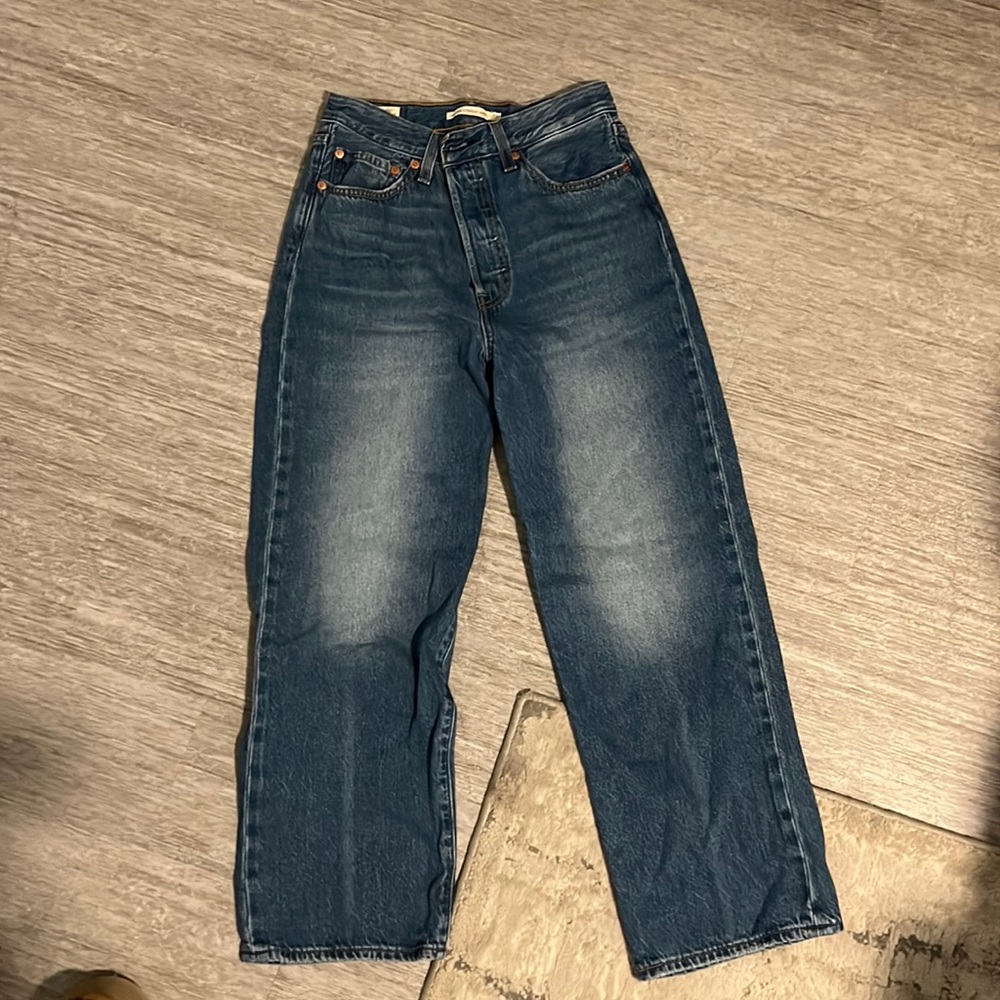 Levi’s high rise pant!